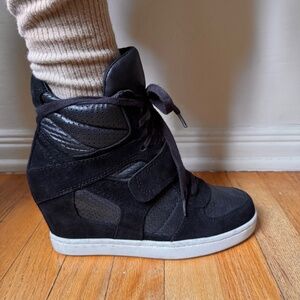 ASH Cool Bis limited edition  wedge sneaker in Black. Real leather and suede.